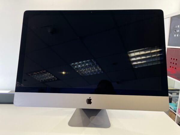 iMac Pro (27-inch, 5K, 8-core Intel Xeon, 32GB RAM, 8GB Radeon Pro Vega 56, 1TB SSD)