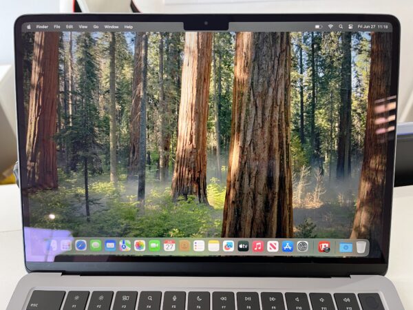 MacBook Air (13-inch, M3, 8GB RAM, 256GB SSD) - Image 8